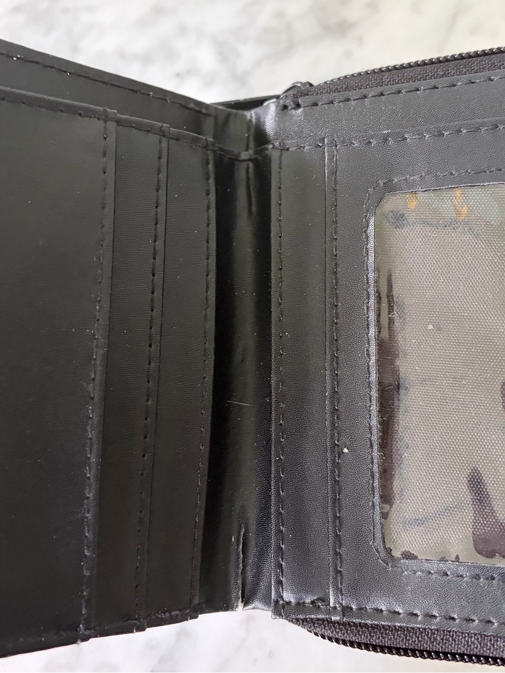Hello Kitty Wallet - Picture 3 of 5